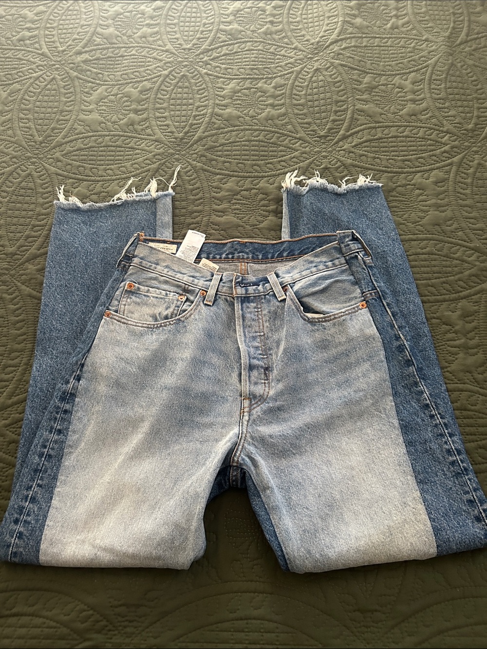 Levi's Two-Tone Blue Wide-Leg Jeans with Frayed Hem - Picture 7 of 8